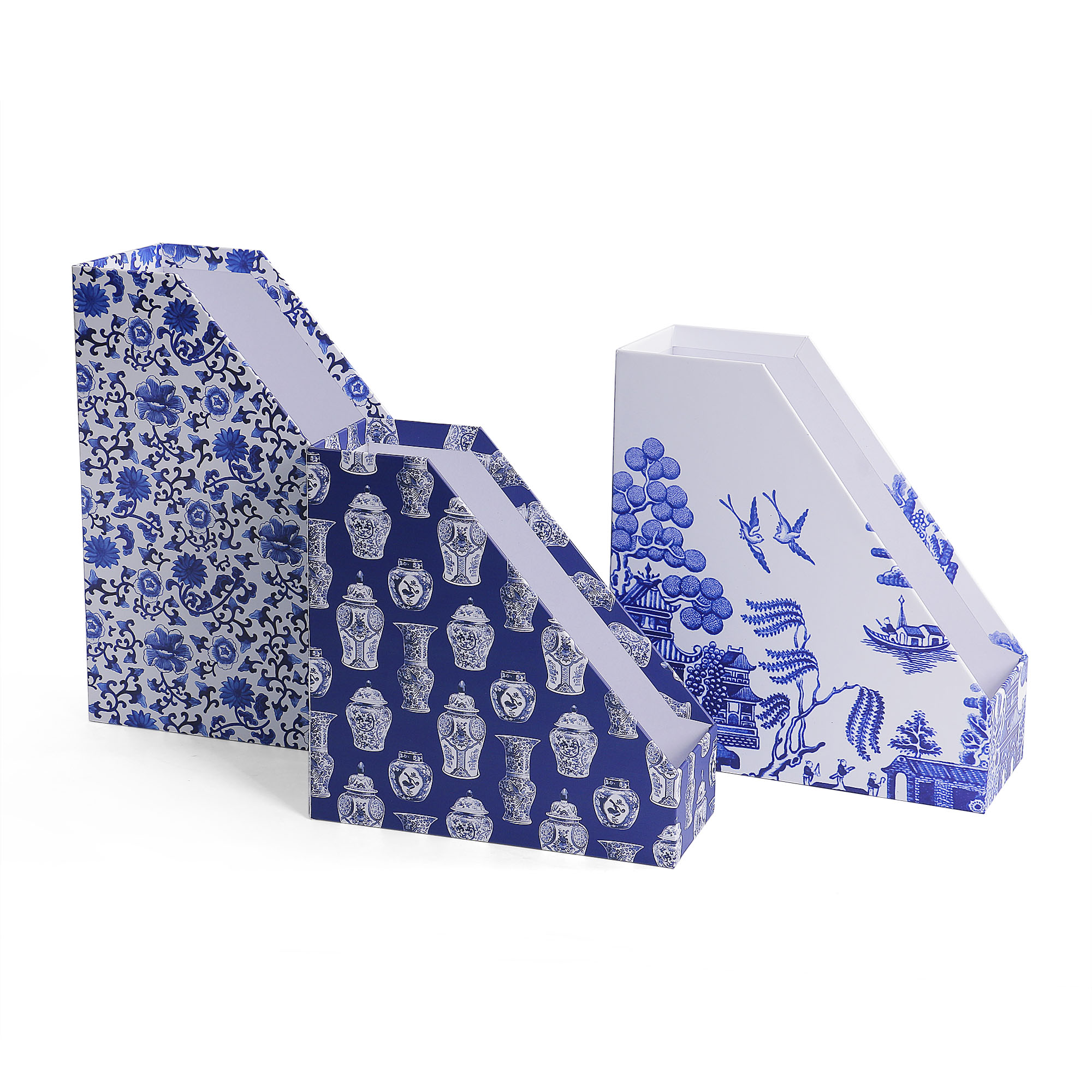 ALT A set of three blue and white chinoiserie cardboard file holders, featuring classic blue willow motifs including floral vines, porcelain vases, pagodas, bridges, and birds