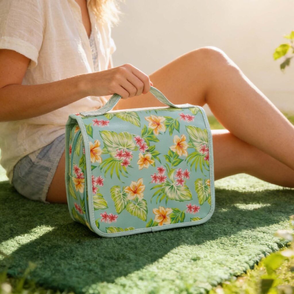 3.Ladies custom pattern hanging makeup organizer with clear pockets wholesale
